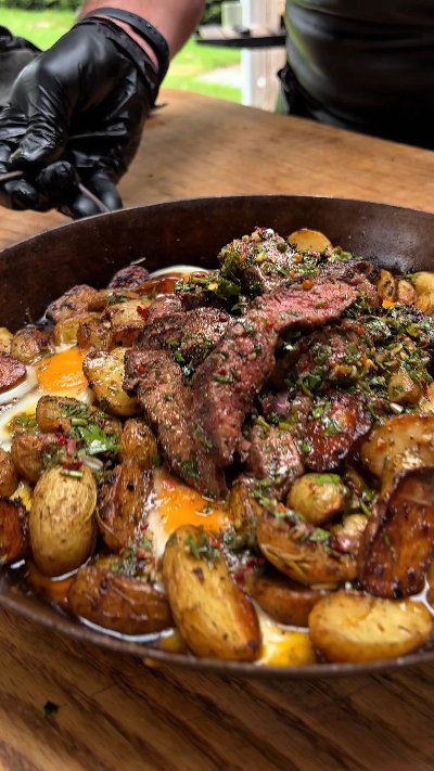 Perfcet supper of setak and Argentenian chimichuri sauce with roast potatoes that you can miss out